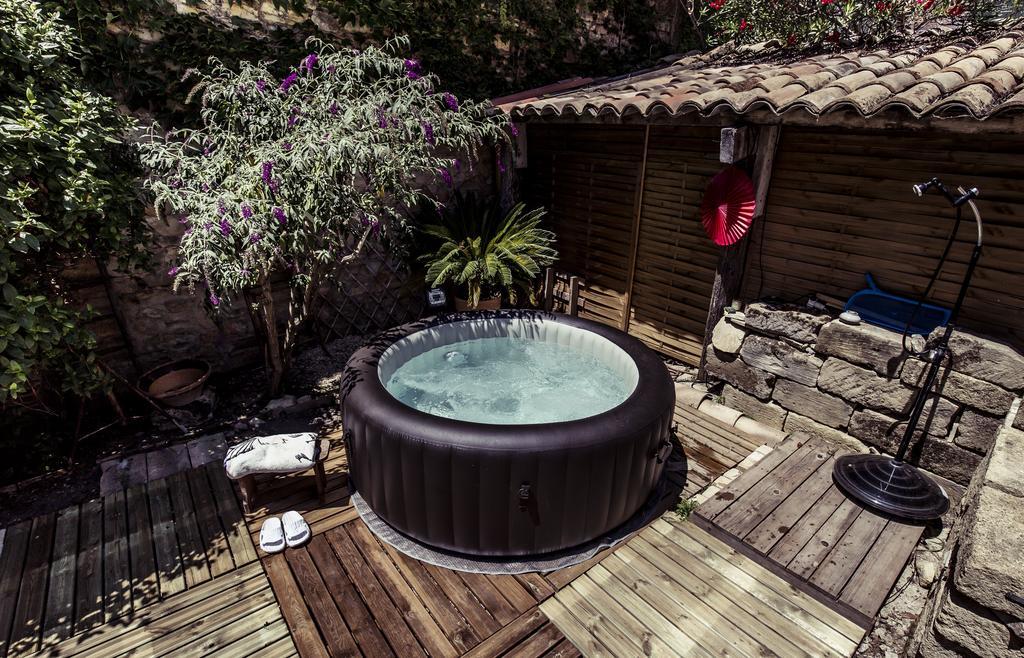 Le Clos Des Aramons Bernis Екстериор снимка