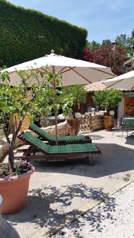 Le Clos Des Aramons Bernis Екстериор снимка