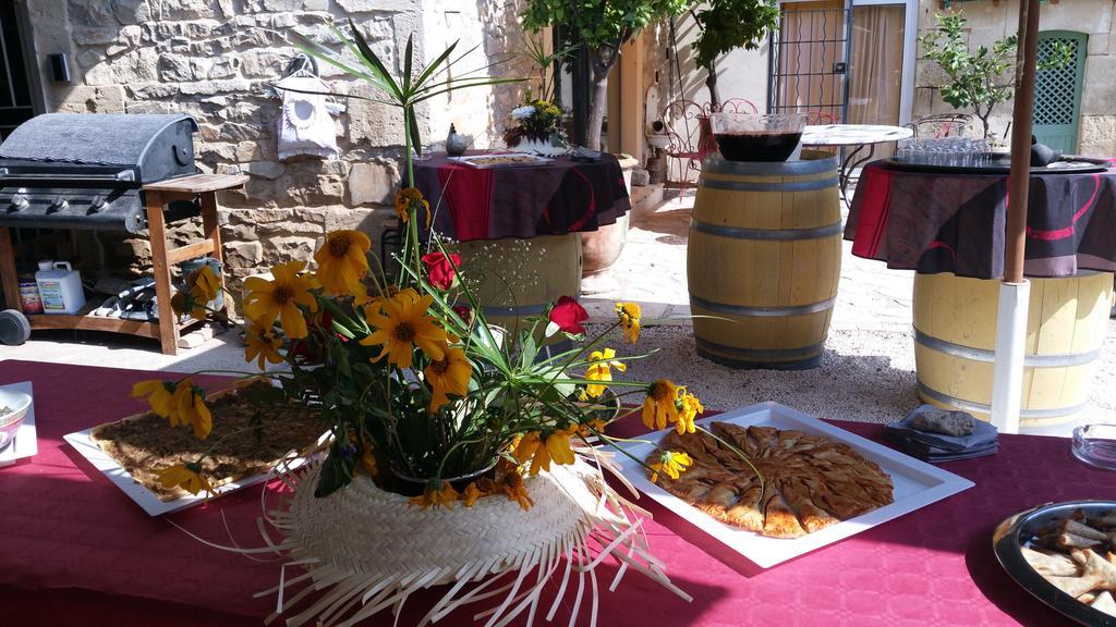 Le Clos Des Aramons Bernis Екстериор снимка