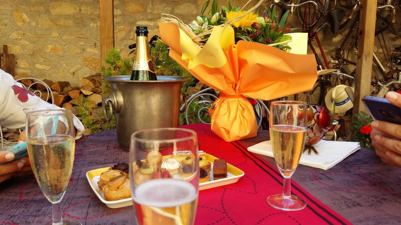Le Clos Des Aramons Bernis Екстериор снимка
